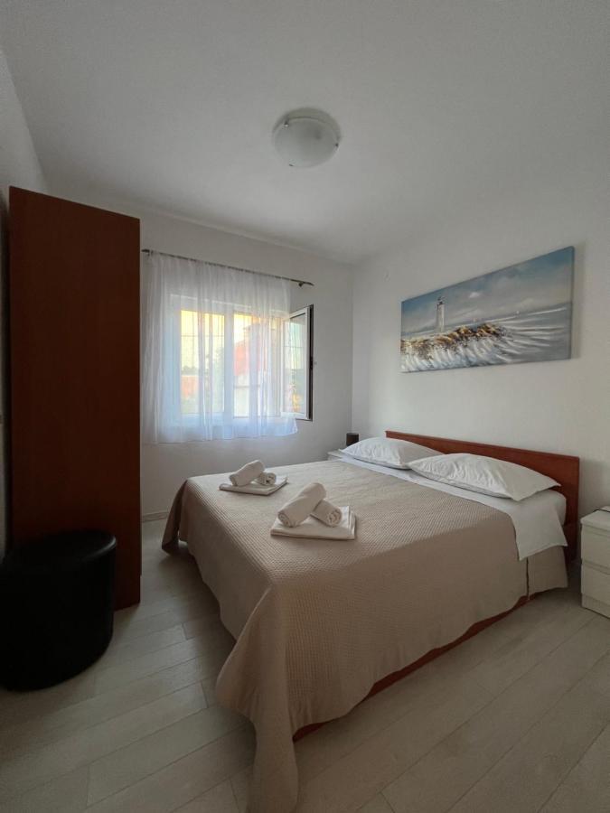 Apartmani Tamaris Vinišće Екстериор снимка